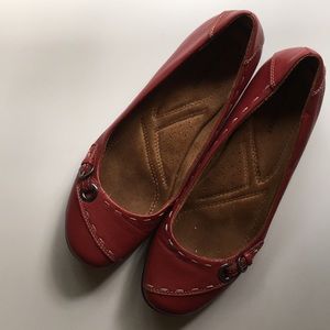 Red leather Naturalizer with stitching detail
